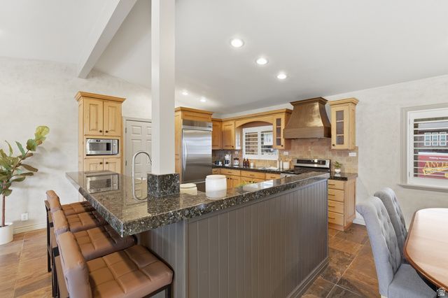 8651 S MOUNT MAJESTIC RD, Sandy, UT 84093