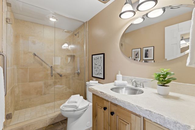 8651 S MOUNT MAJESTIC RD, Sandy, UT 84093