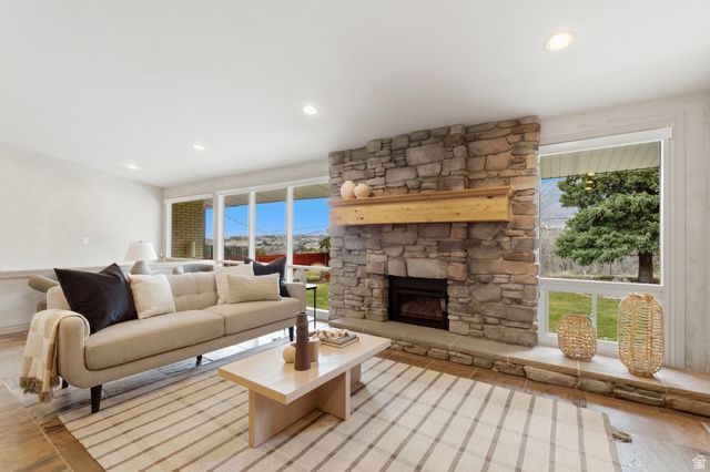 8651 S MOUNT MAJESTIC RD, Sandy, UT 84093