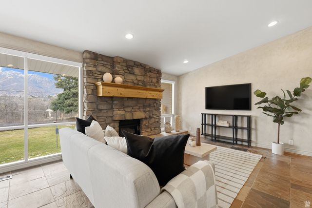 8651 S MOUNT MAJESTIC RD, Sandy, UT 84093