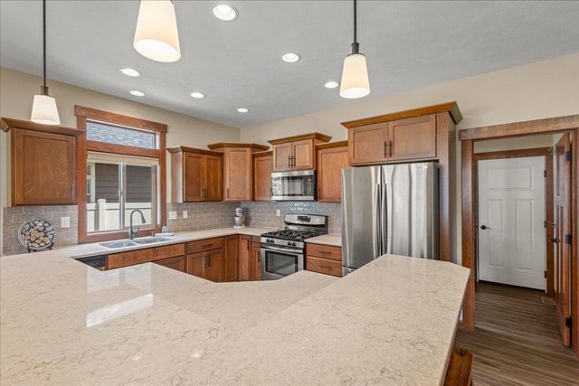10715 E 39th Ln, Spokane Valley, WA 99206