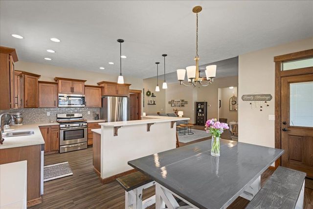 10715 E 39th Ln, Spokane Valley, WA 99206