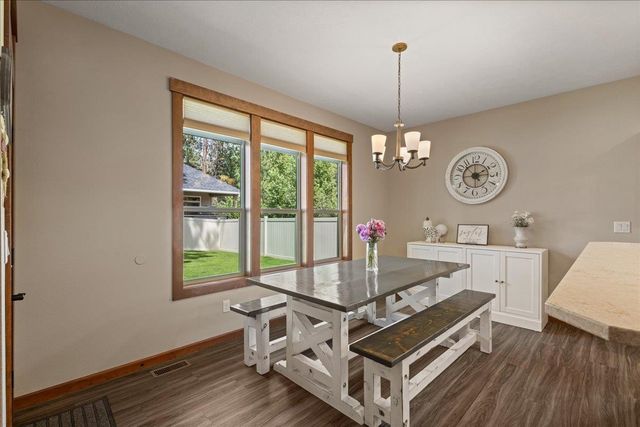 10715 E 39th Ln, Spokane Valley, WA 99206