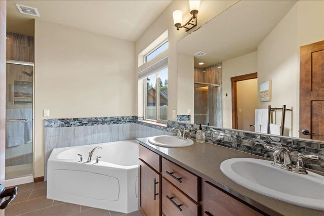 10715 E 39th Ln, Spokane Valley, WA 99206
