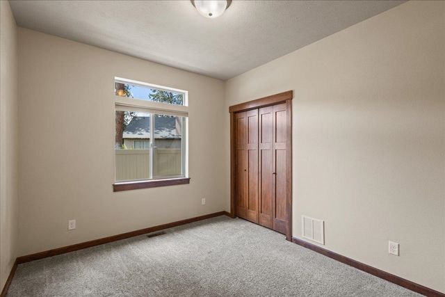 10715 E 39th Ln, Spokane Valley, WA 99206