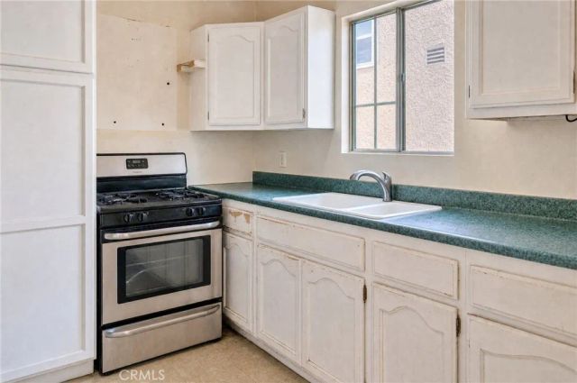 8437 San Vincente, South Gate, CA 90280