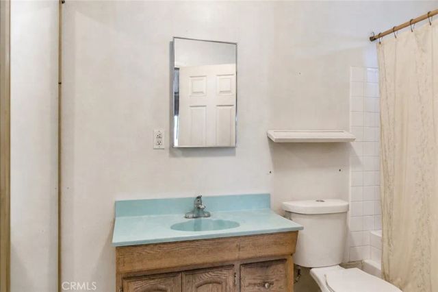 8437 San Vincente, South Gate, CA 90280