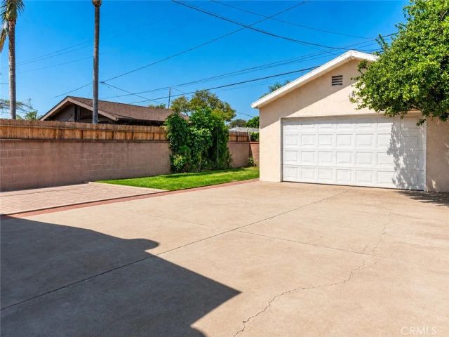 8437 San Vincente, South Gate, CA 90280
