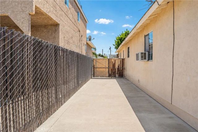 8437 San Vincente, South Gate, CA 90280