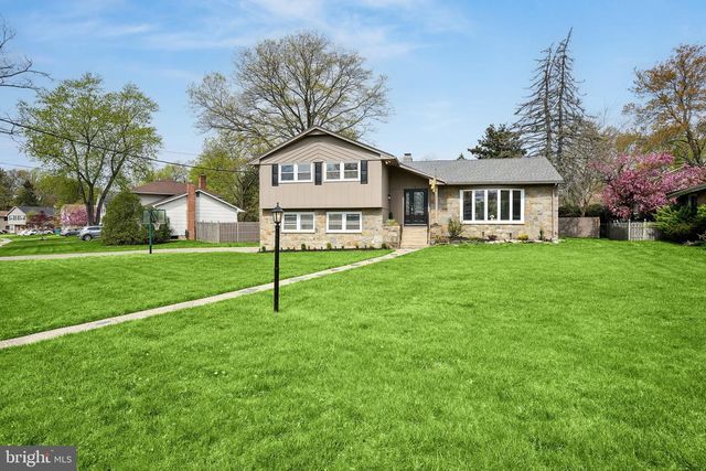 210 PHILELLENA RD, Cherry Hill, NJ 08034