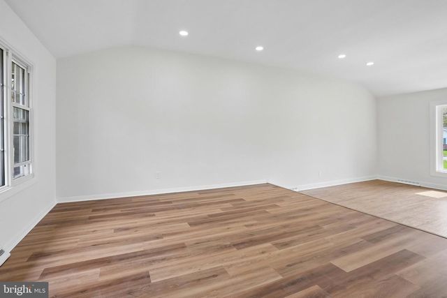 210 PHILELLENA RD, Cherry Hill, NJ 08034