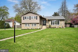 210 PHILELLENA RD, Cherry Hill, NJ 08034