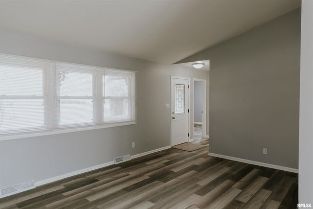 2256 E BLACK Avenue, Springfield, IL 62702