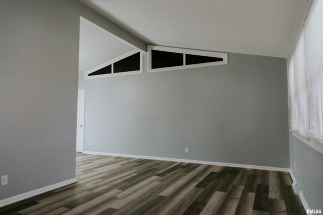 2256 E BLACK Avenue, Springfield, IL 62702