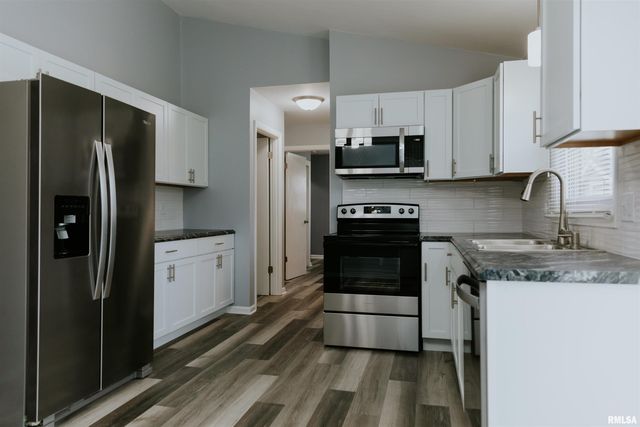 2256 E BLACK Avenue, Springfield, IL 62702