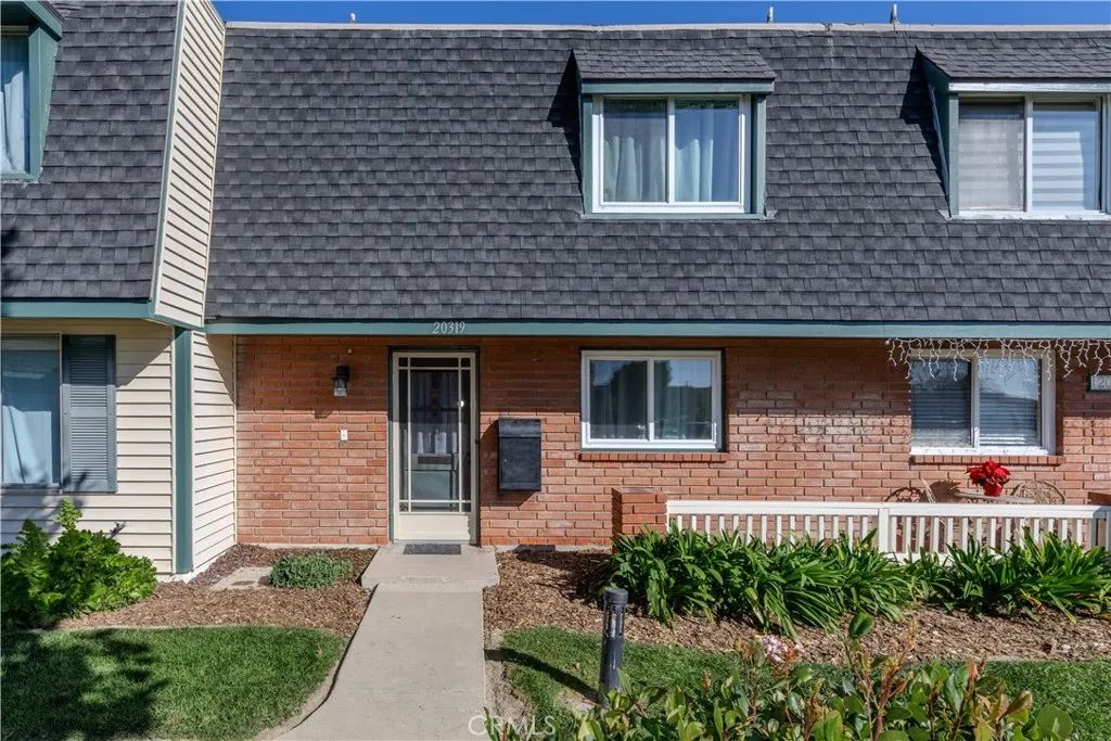 20319 Gardenia, Huntington Beach, CA 92646