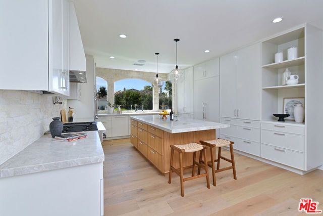 25605 Melbourne Court, Calabasas, CA 91302