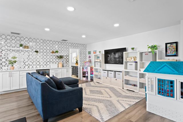 3915 SNAPPER POINTE DRIVE, Tampa, FL 33611