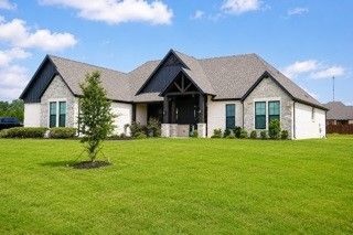 4017 Lagos Drive, Midlothian, TX 76065