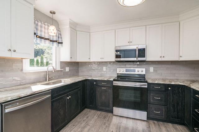 17 Pickering Street, Chicopee, MA 01013