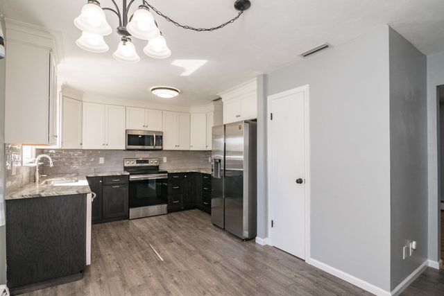 17 Pickering Street, Chicopee, MA 01013