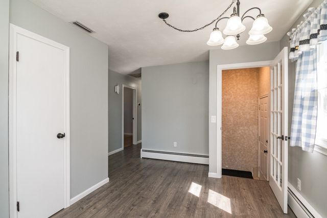 17 Pickering Street, Chicopee, MA 01013