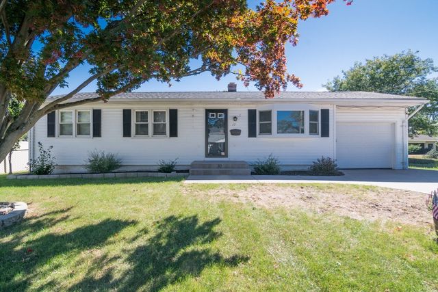 17 Pickering Street, Chicopee, MA 01013