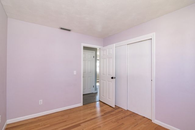 17 Pickering Street, Chicopee, MA 01013