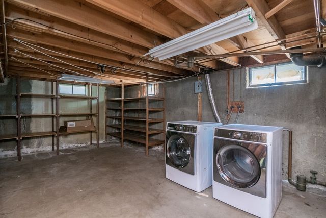 17 Pickering Street, Chicopee, MA 01013