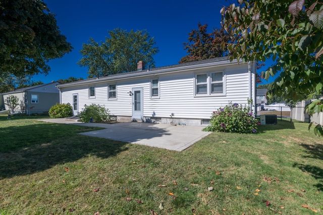 17 Pickering Street, Chicopee, MA 01013