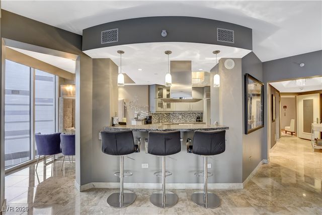 2877 Paradise Road 1605, Las Vegas, NV 89109