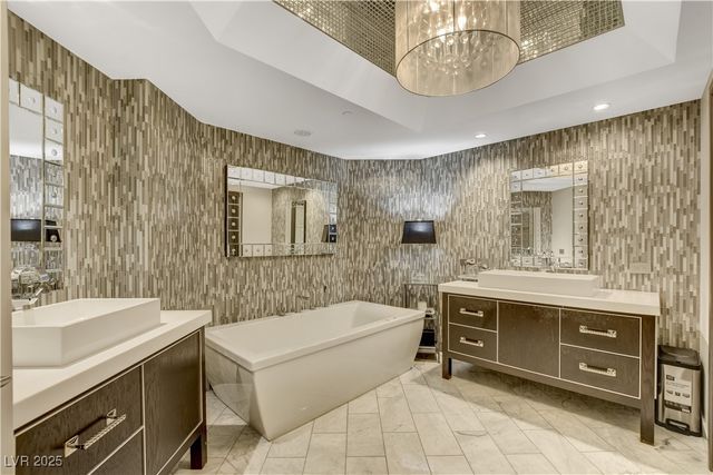 2877 Paradise Road 1605, Las Vegas, NV 89109