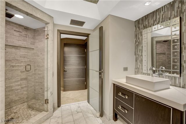 2877 Paradise Road 1605, Las Vegas, NV 89109