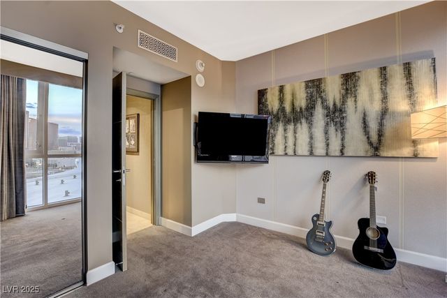 2877 Paradise Road 1605, Las Vegas, NV 89109