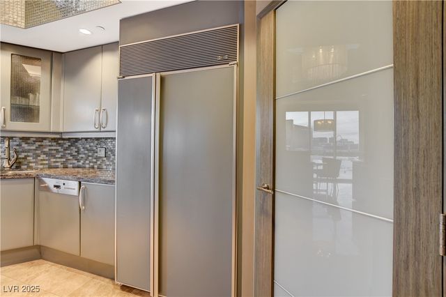 2877 Paradise Road 1605, Las Vegas, NV 89109