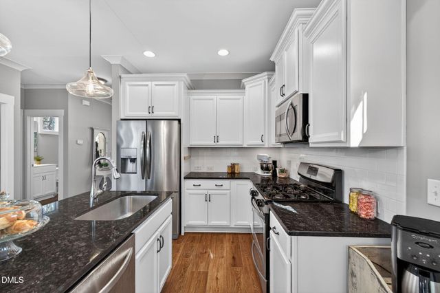 901 Woodbriar Street, Apex, NC 27502