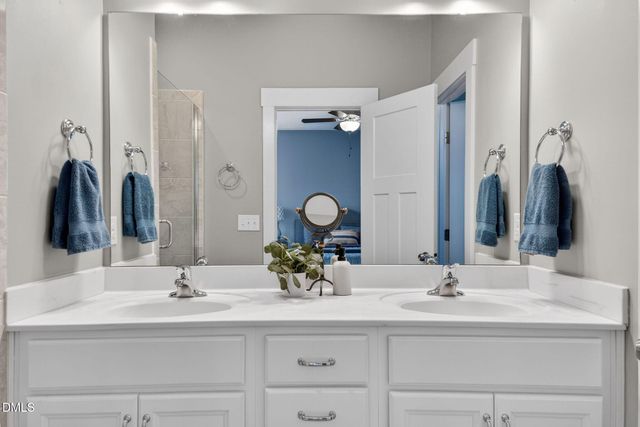 901 Woodbriar Street, Apex, NC 27502