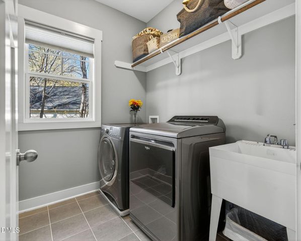 901 Woodbriar Street, Apex, NC 27502