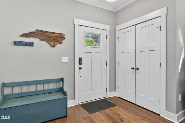 901 Woodbriar Street, Apex, NC 27502