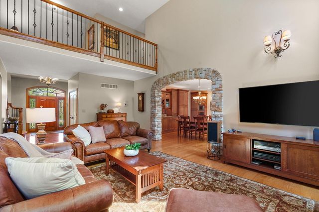 12825 Rosewood Drive, St. John, IN 46373