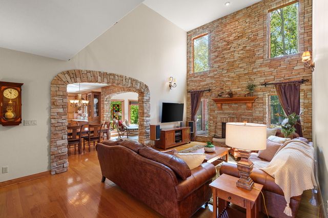 12825 Rosewood Drive, St. John, IN 46373