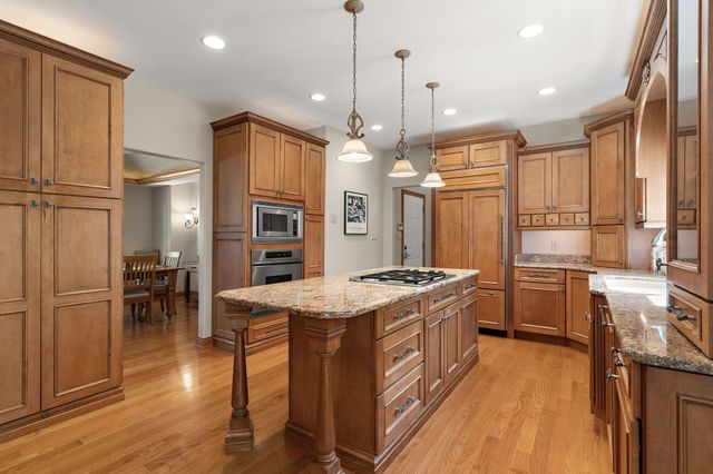 12825 Rosewood Drive, St. John, IN 46373