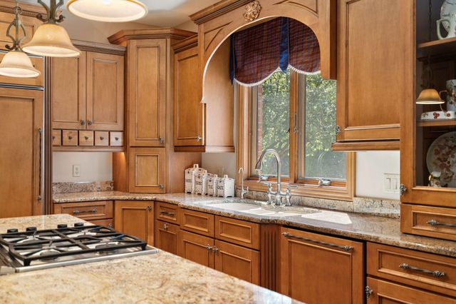 12825 Rosewood Drive, St. John, IN 46373