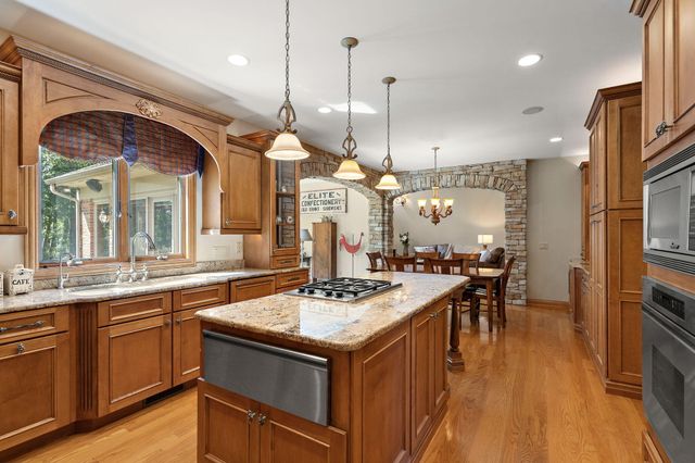 12825 Rosewood Drive, St. John, IN 46373