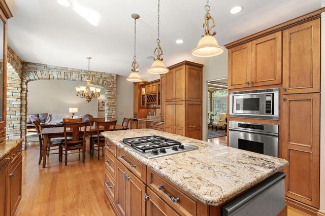 12825 Rosewood Drive, St. John, IN 46373