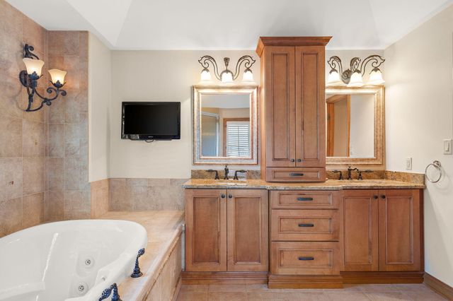 12825 Rosewood Drive, St. John, IN 46373