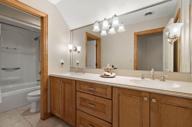 12825 Rosewood Drive, St. John, IN 46373