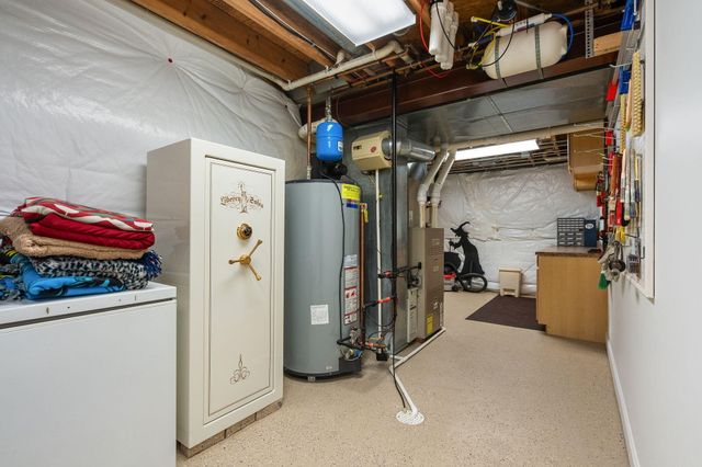 12825 Rosewood Drive, St. John, IN 46373