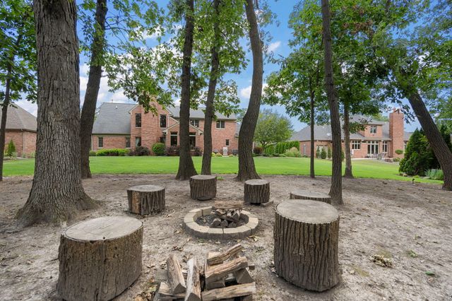 12825 Rosewood Drive, St. John, IN 46373