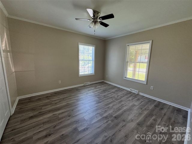 107 S Inman Avenue, Bessemer City, NC 28016
